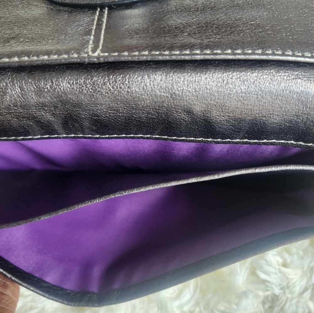 Coach Gray Wallet with Embossed Pattern and Turn-Lock Closure - Picture 6 of 9